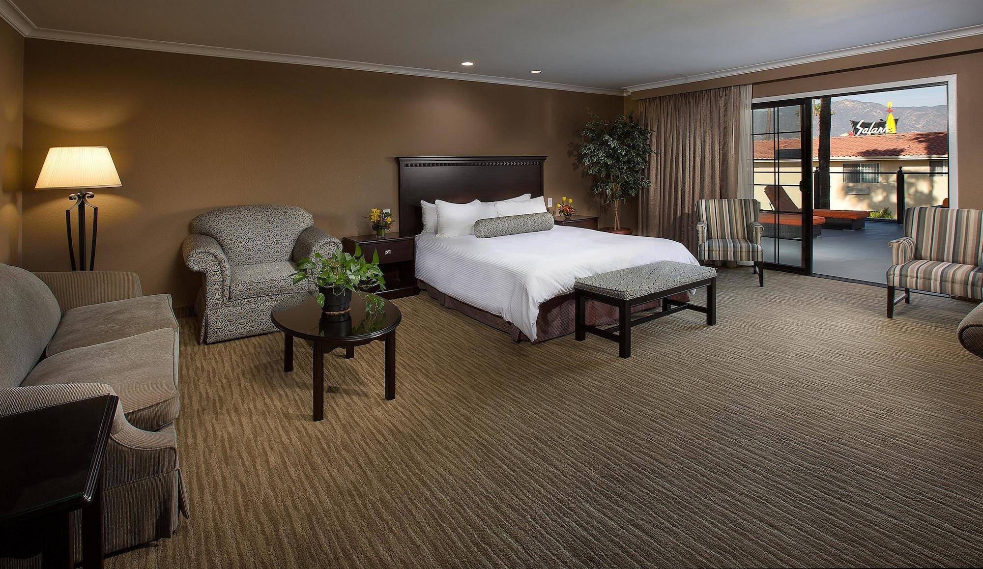 Coast Burbank Hotel Bagian luar foto